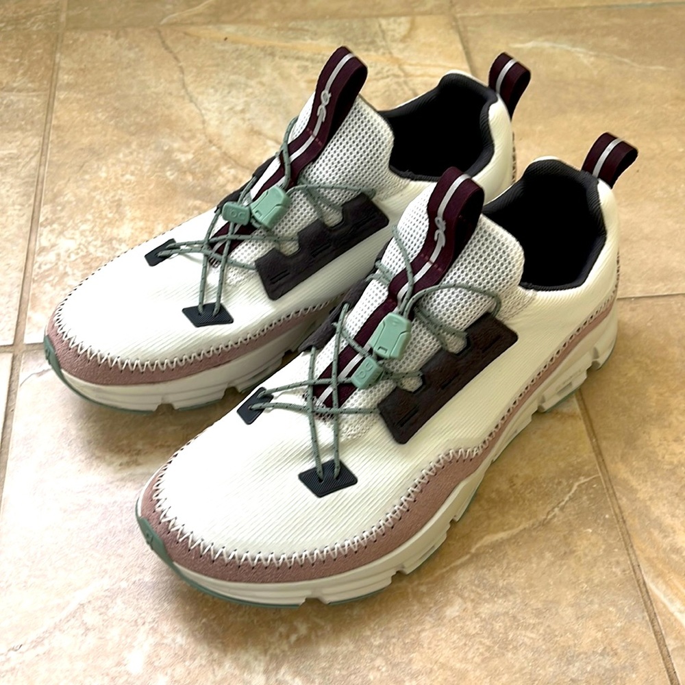 On Cloud Cloudaway Hiking Shoes